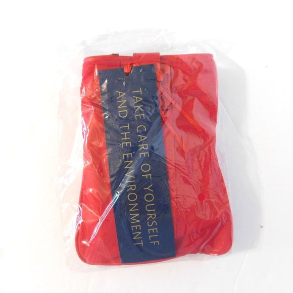 Delta Airlines 1st Class Travel Amenity Kit Red Snap Detachable Strap NEW - Picture 1 of 4